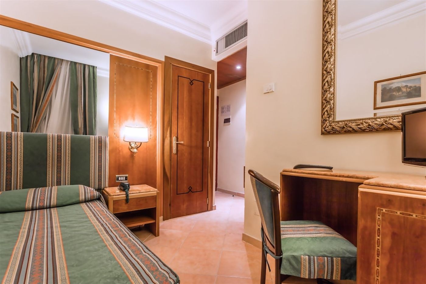expedia-3163329-10