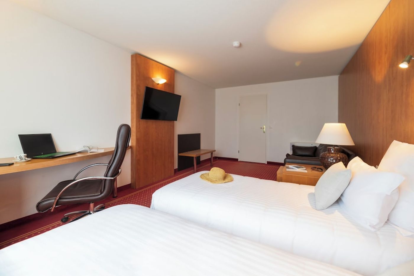 expedia-3162959-12