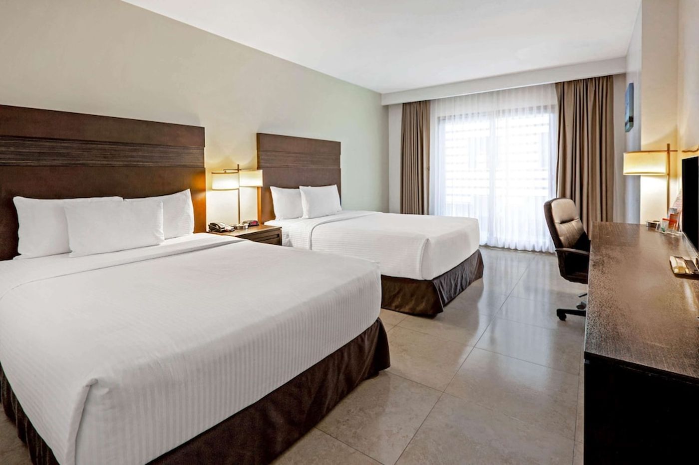 expedia-3166537-25