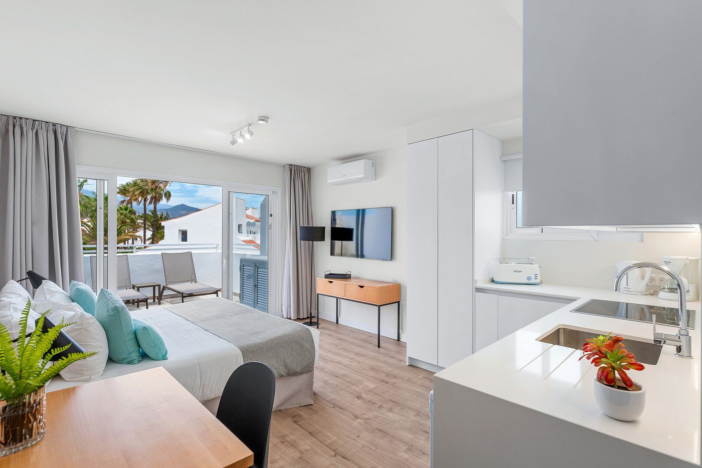 14.08.26 Wyndham Residences Golf Del Sur