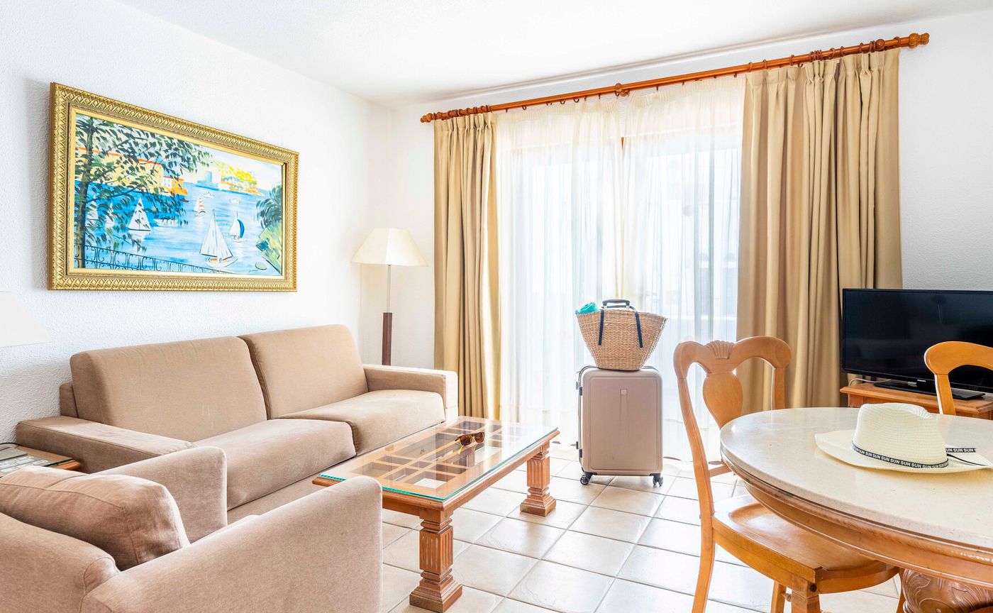 15.12.25 ONA Beverly Hills Suites