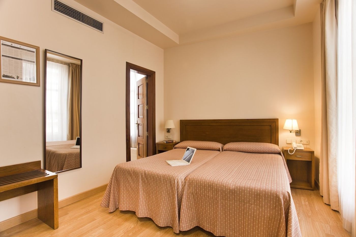 expedia-302617-15