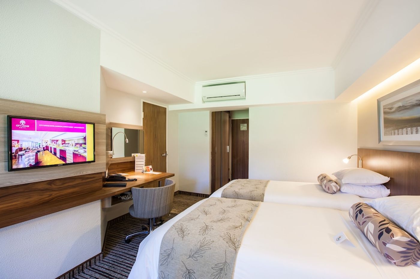 expedia-3165983-10