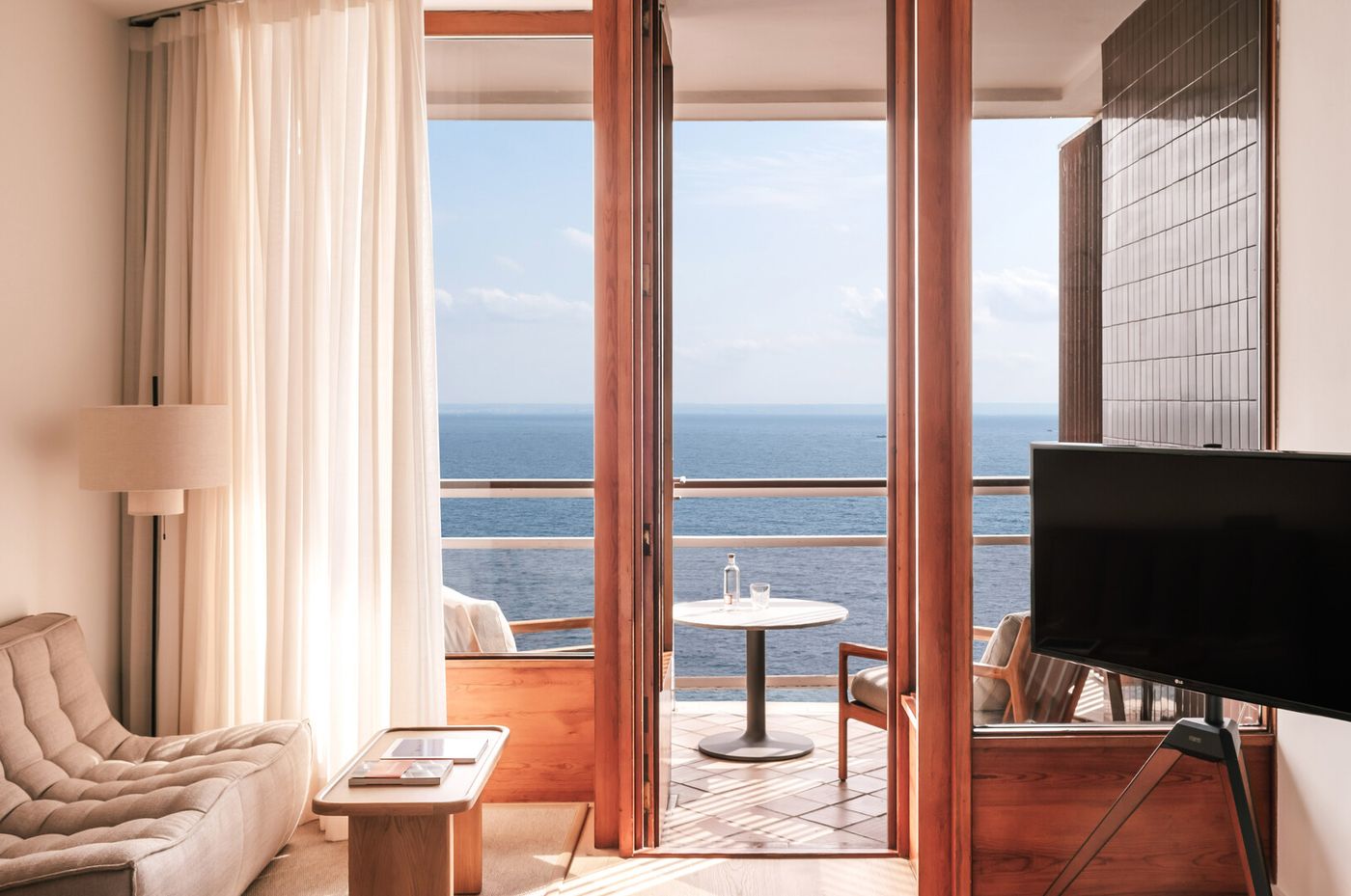 07.10.26 Hotel de Mar