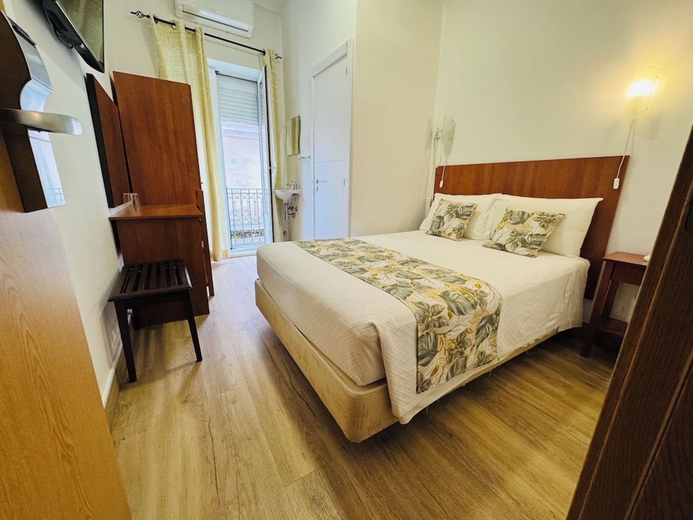 expedia-3166009-9