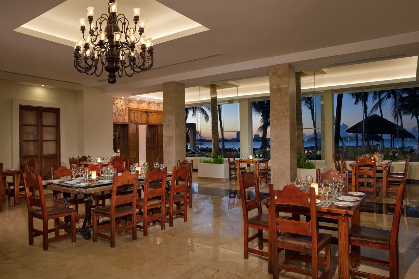  Dreams Sands Cancun Resort & Spa 27.08