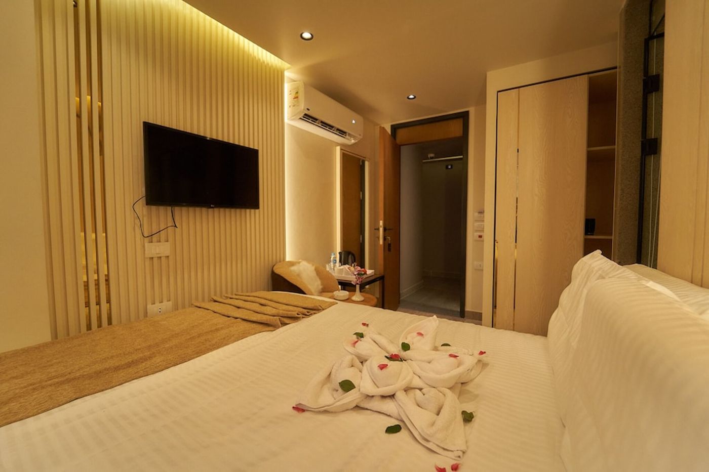 expedia-3165454-14