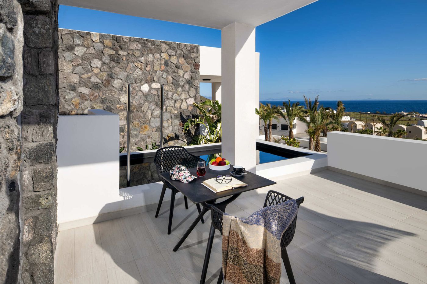 Deluxe Suite (SeaView, Plunge Pool) (1).jpg