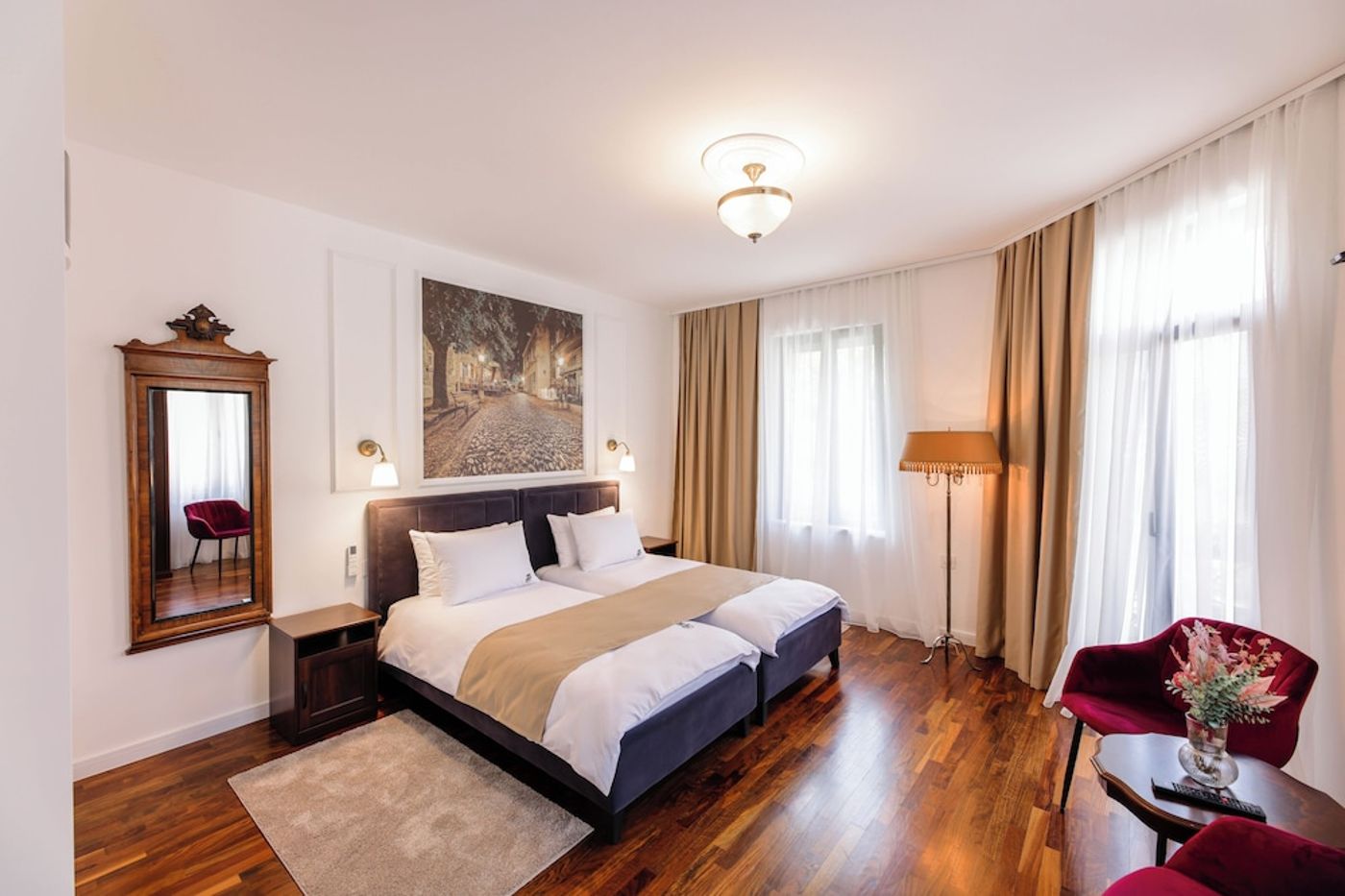 expedia-3164155-15