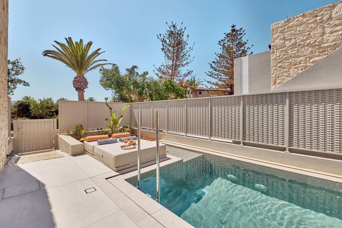 Paralos Kosta Alimia