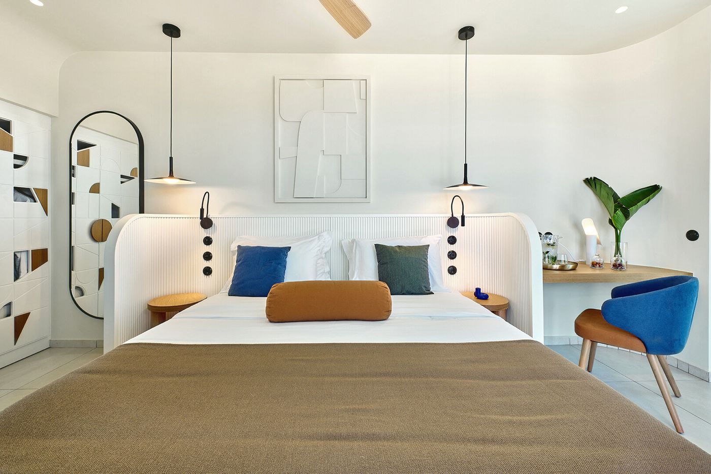 Paralos Kosta Alimia