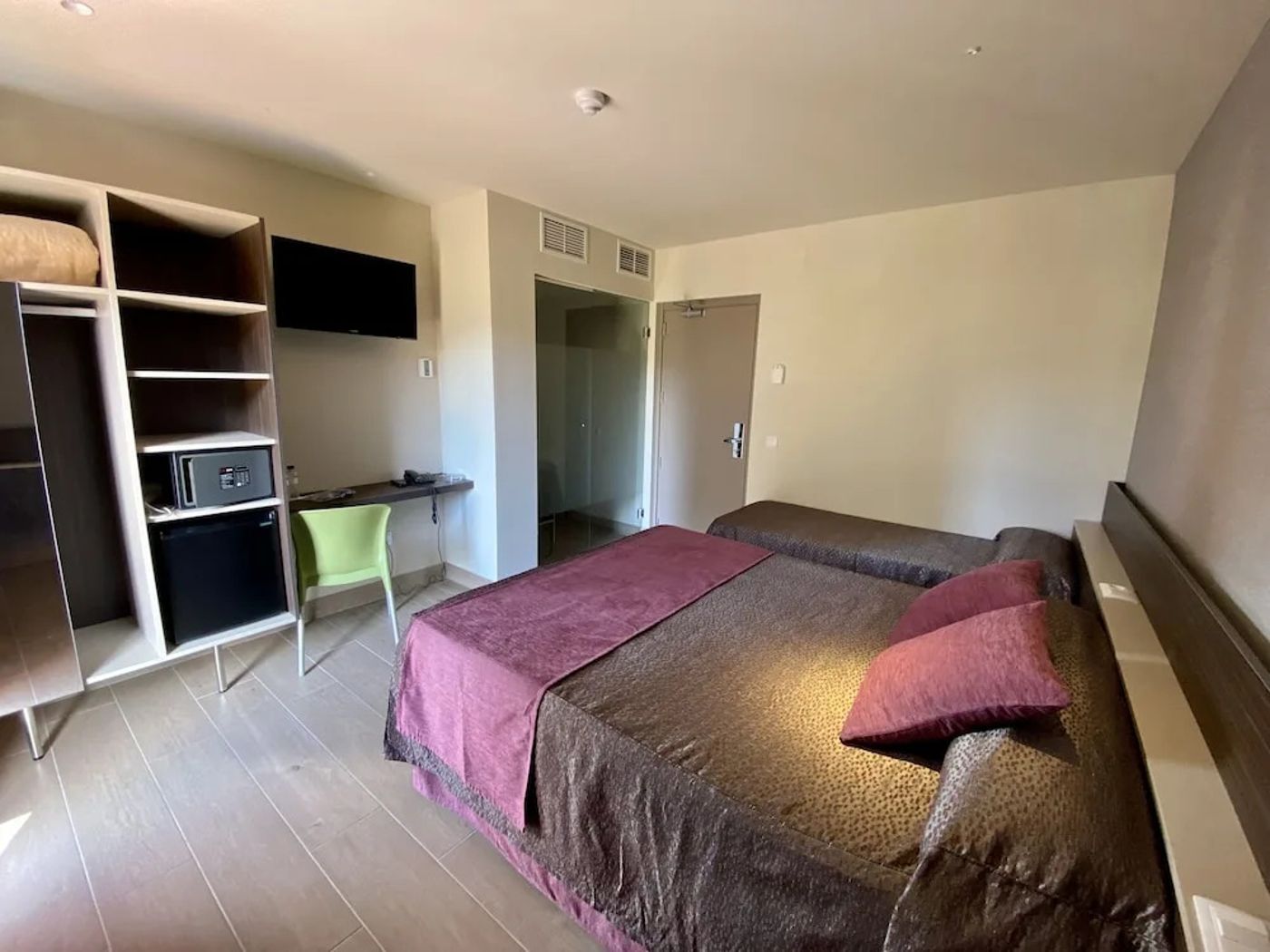 Hotel Papi Blau - F2ABC8FAB2A54544C1072F270EFF854B0CF1B2BB