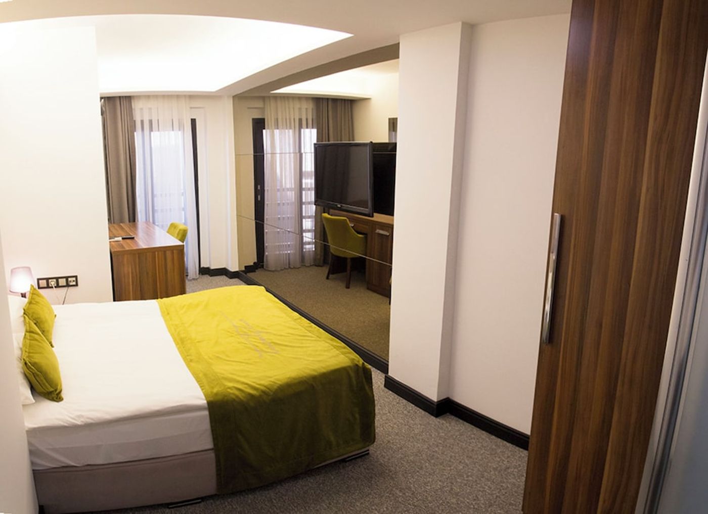 expedia-3161811-2