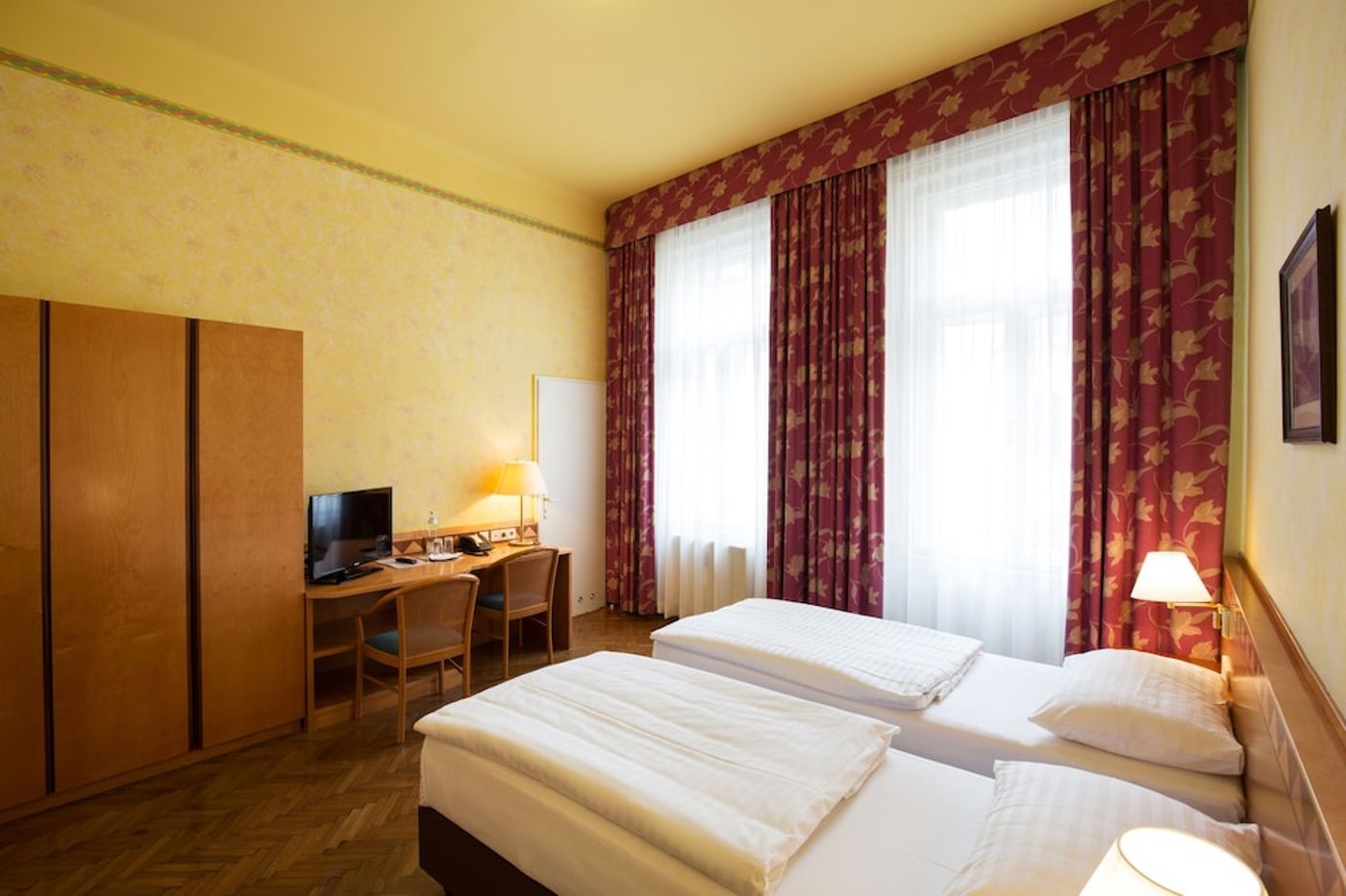 expedia-3163937-19