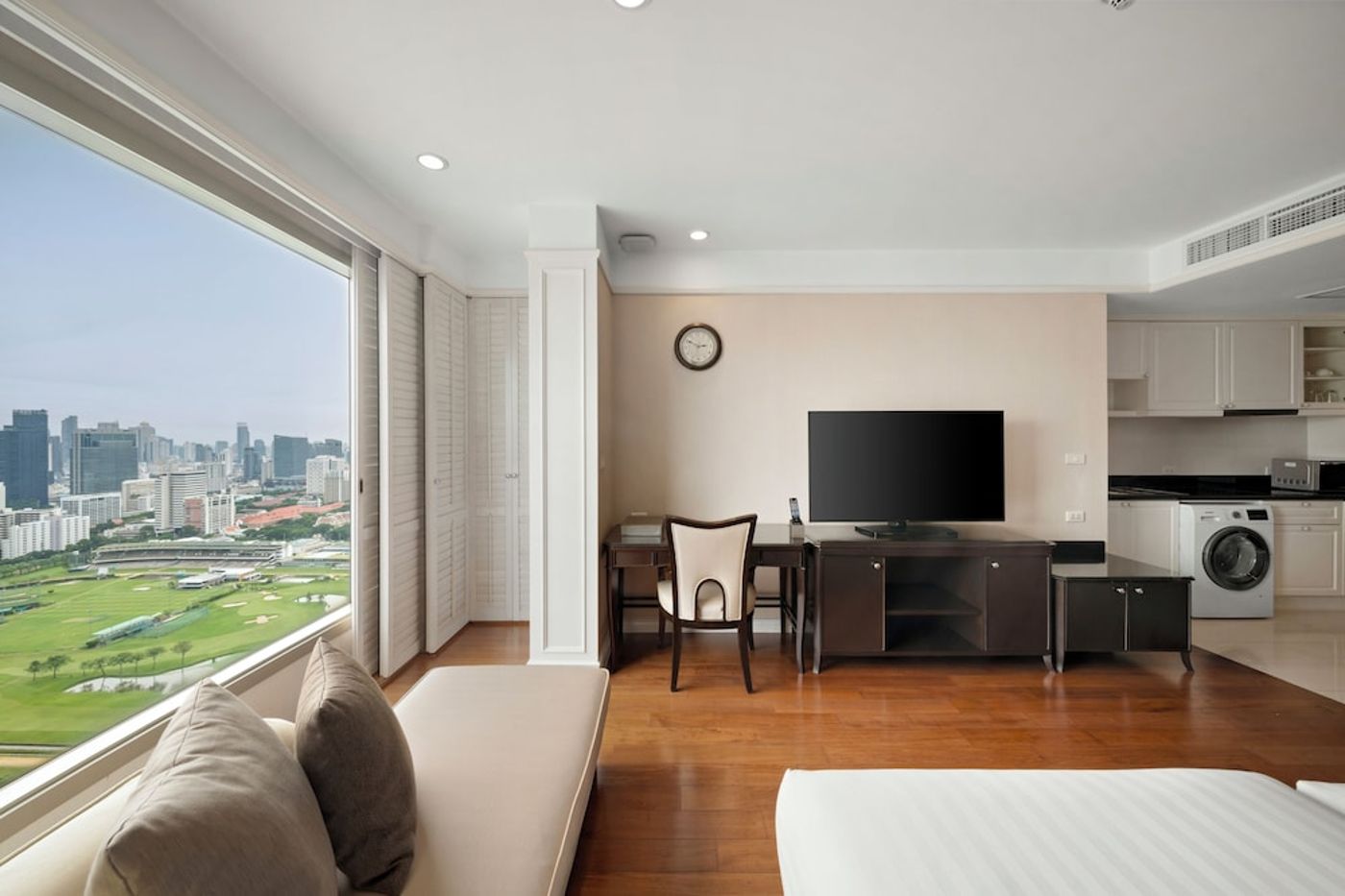 expedia-3159713-25