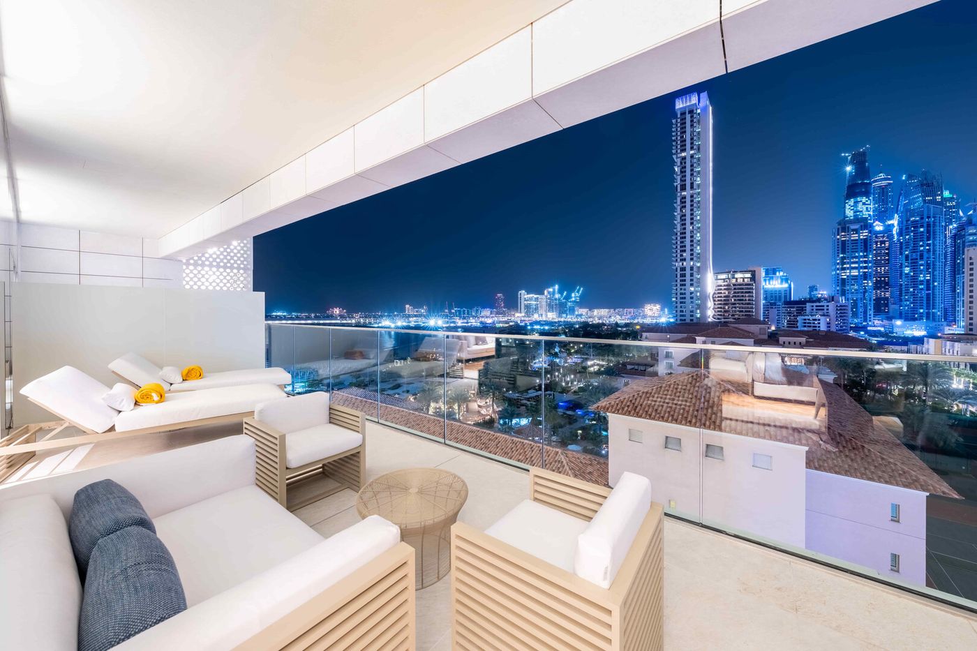 FIVE LUXE JBR 08.09