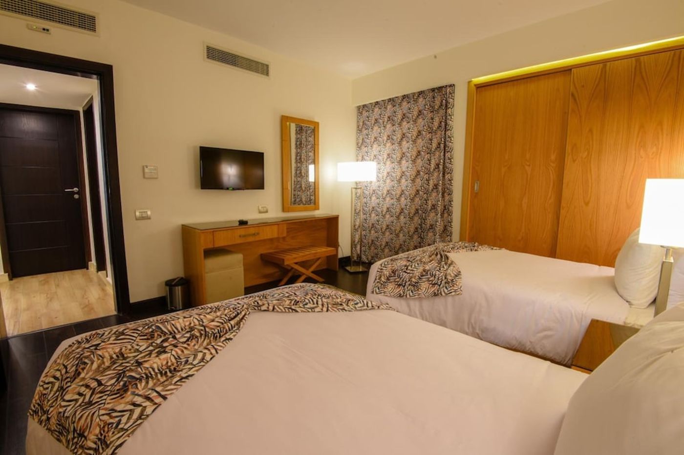 expedia-3162996-12