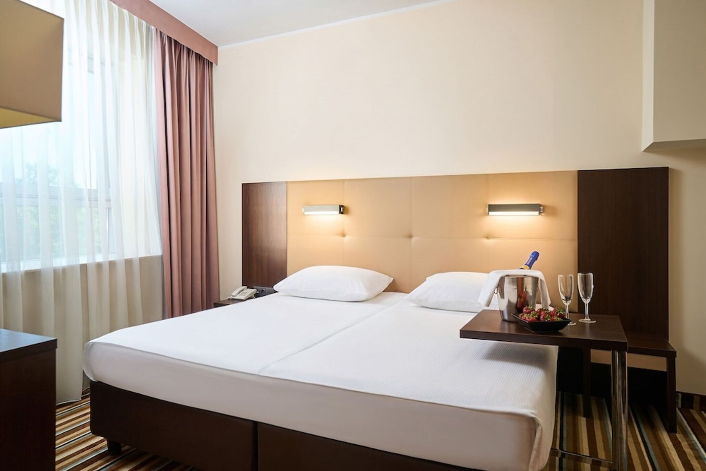 expedia-3163958-1