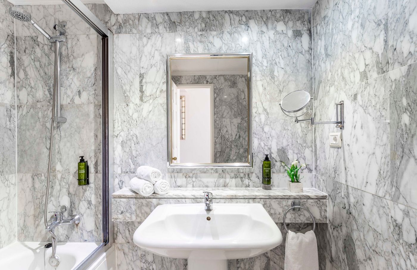 15.12.25 ONA Beverly Hills Heights