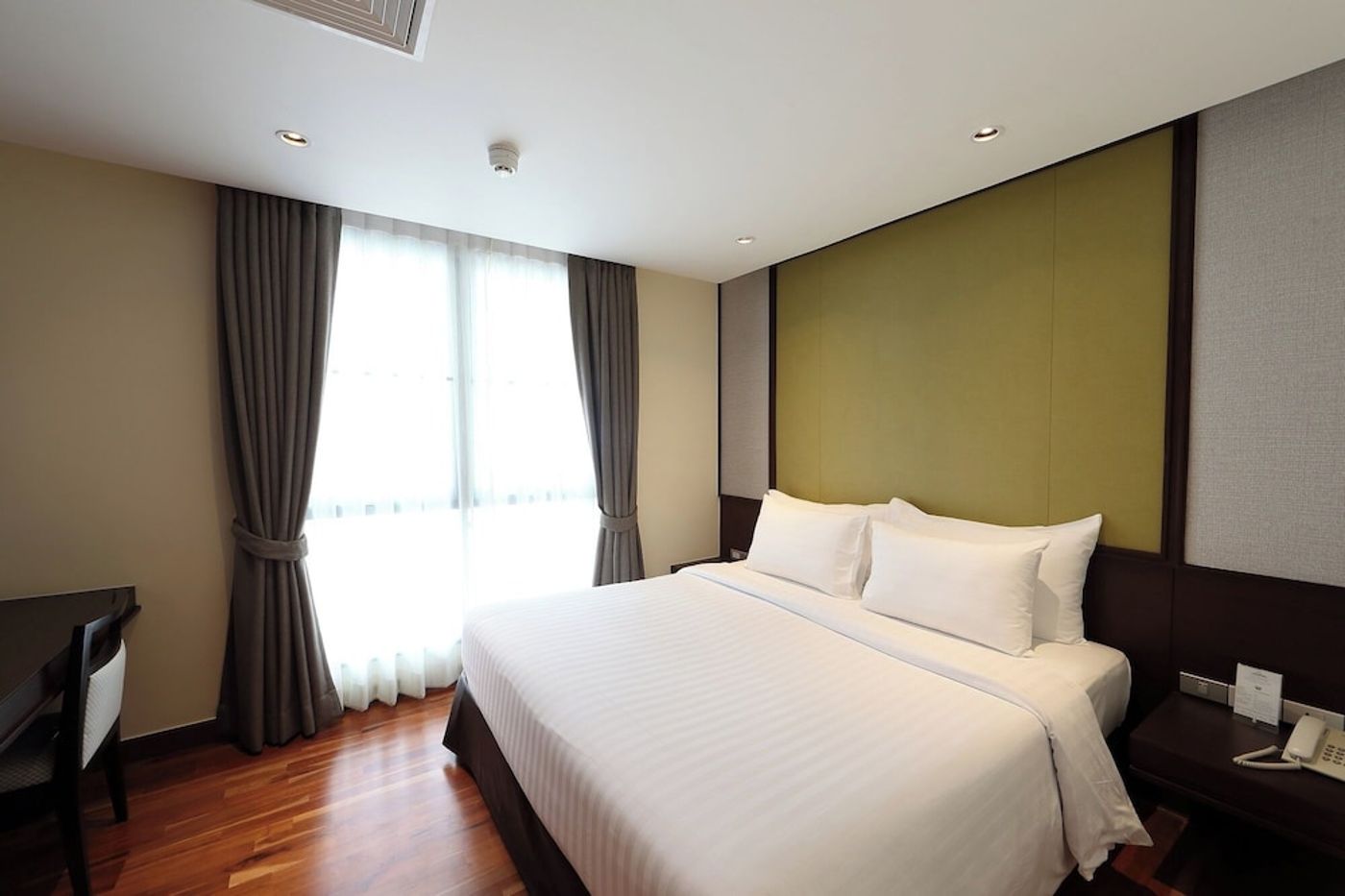 expedia-3162807-25