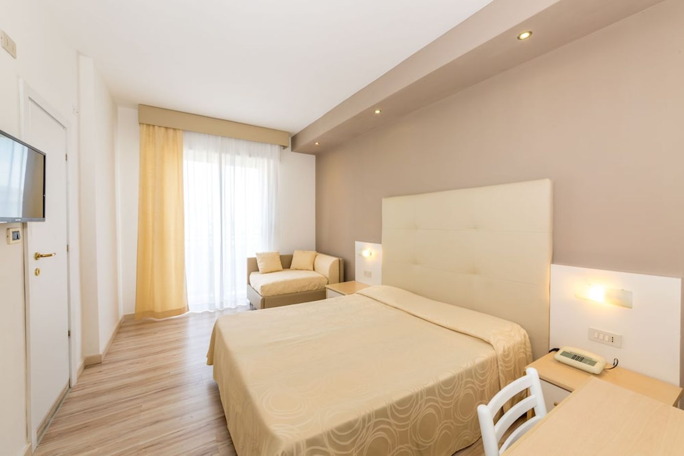 expedia-3166536-7
