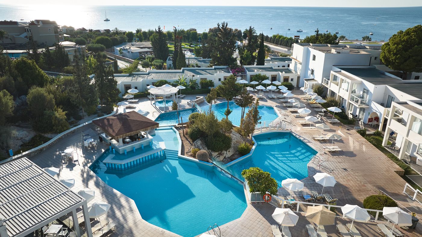 Kiotari Miraluna Beach Resort