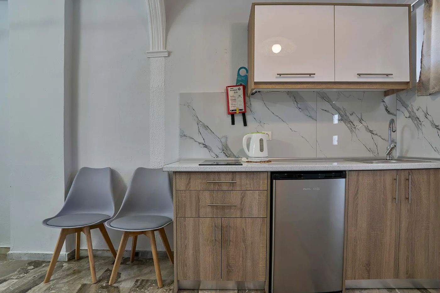Makis Studios & Apartments