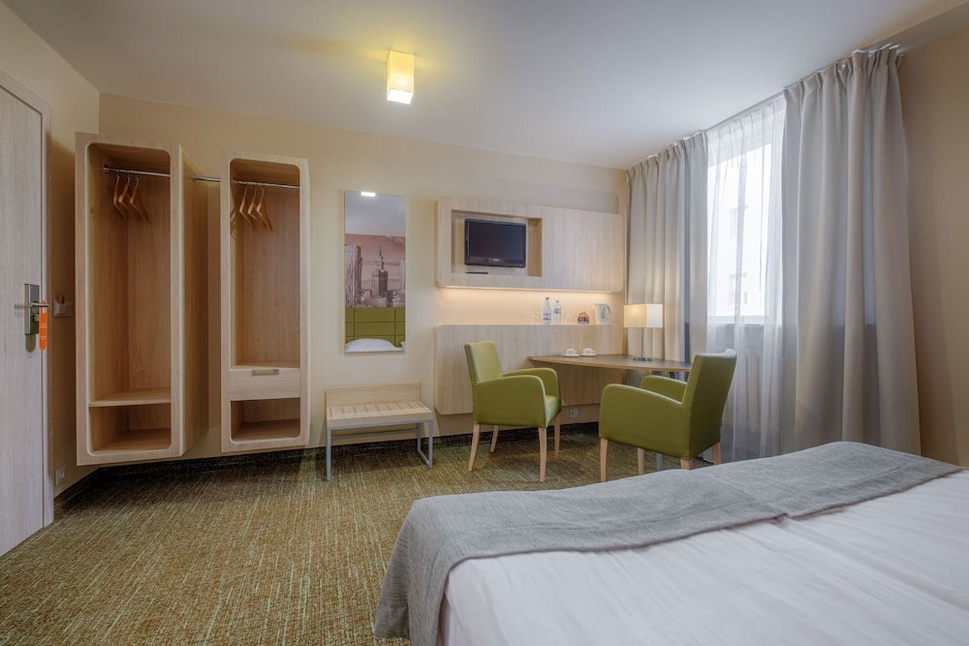 expedia-3163957-13