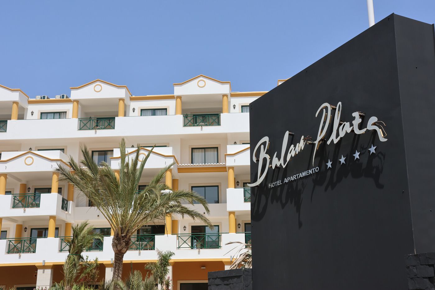 12.08.26 Balaia Plaza