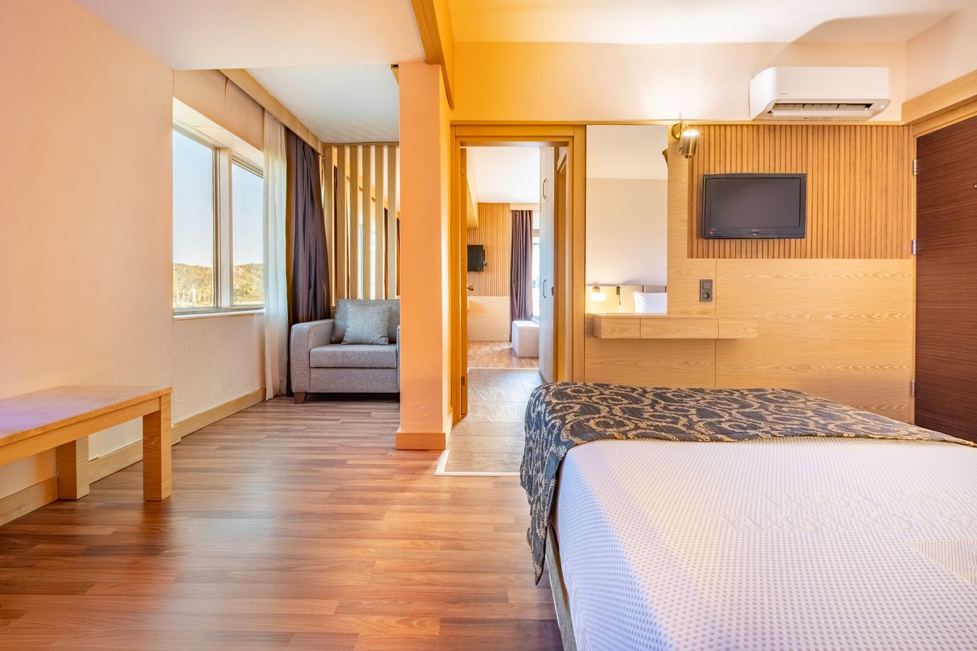 superıor family room 3.jpg