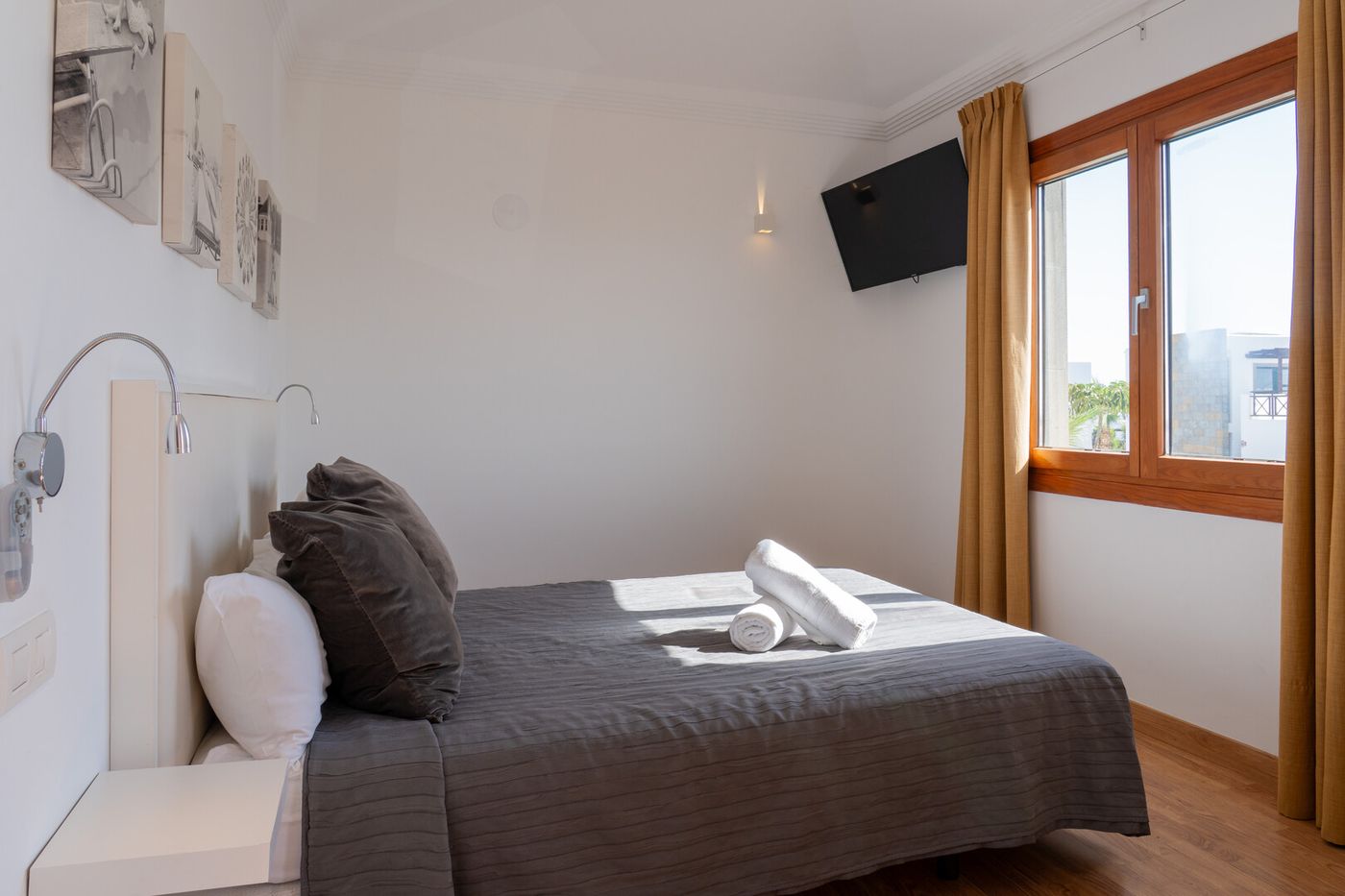 VILLAS PLAYA BLANCA BEACH MATE