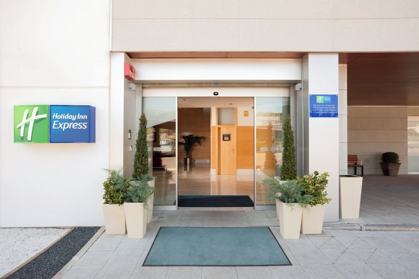 expedia-3166041-1