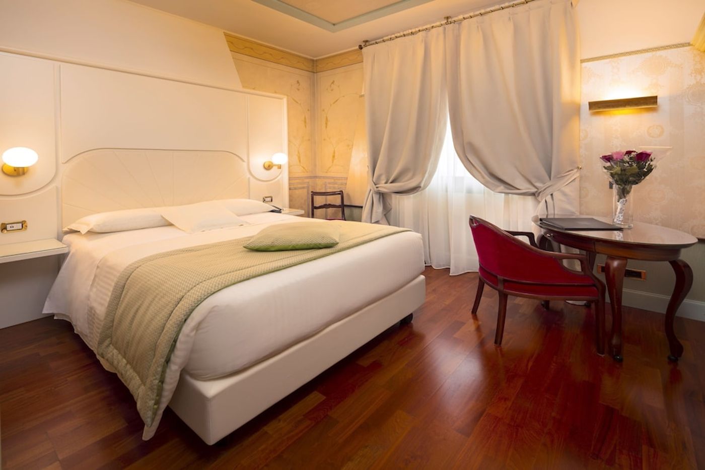 expedia-3159888-25