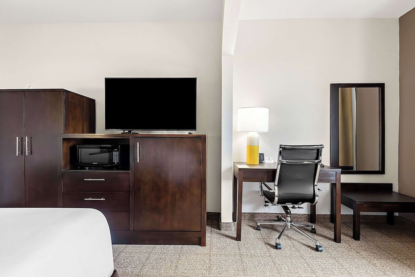 expedia-3165944-29