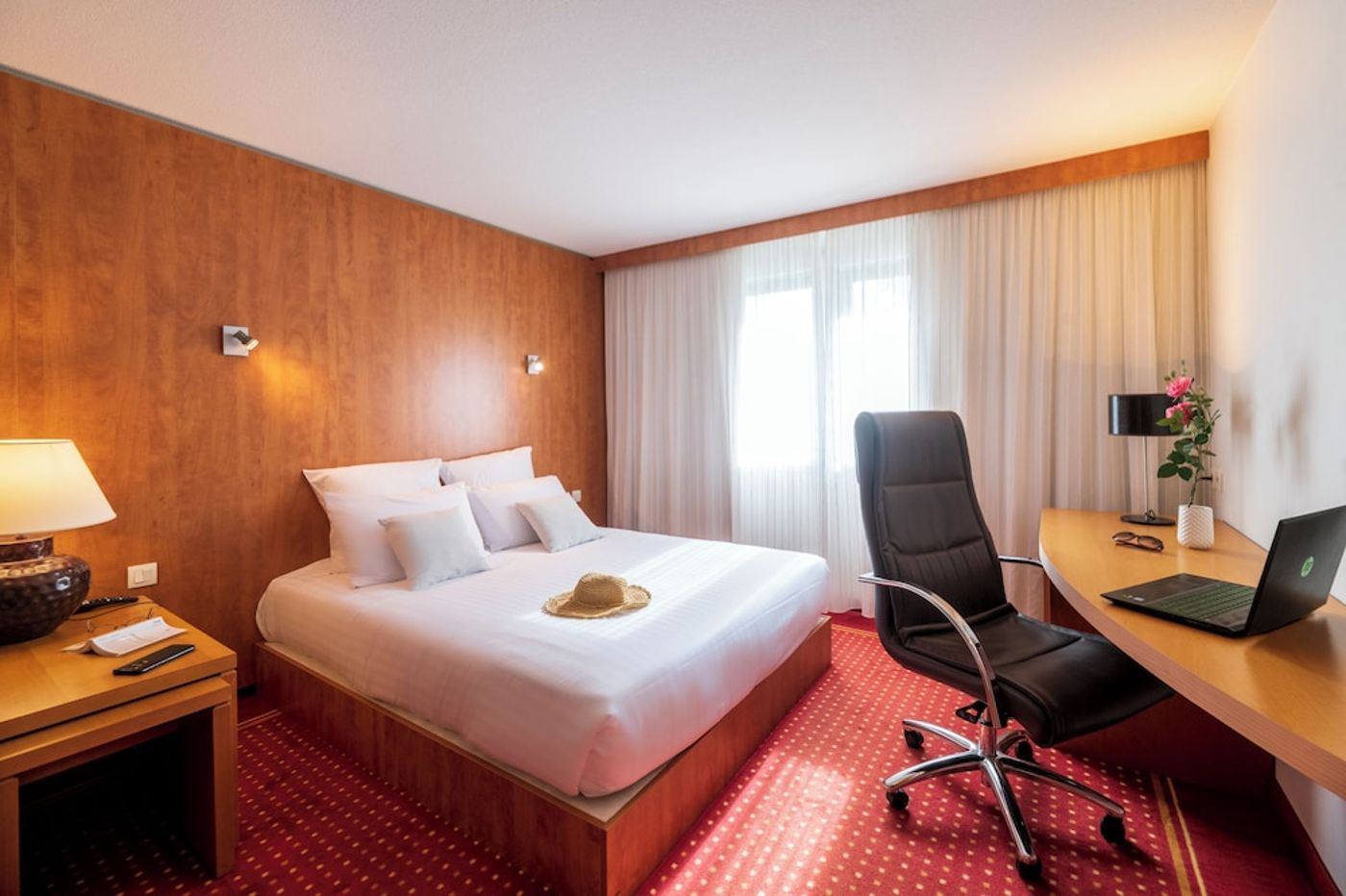 expedia-3162959-10