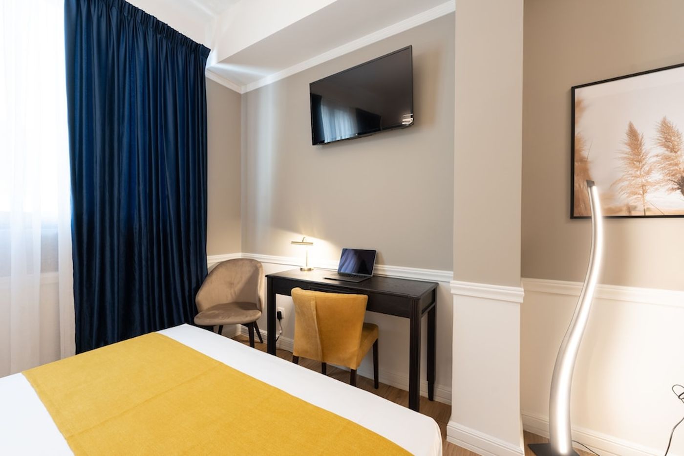 expedia-3165797-5