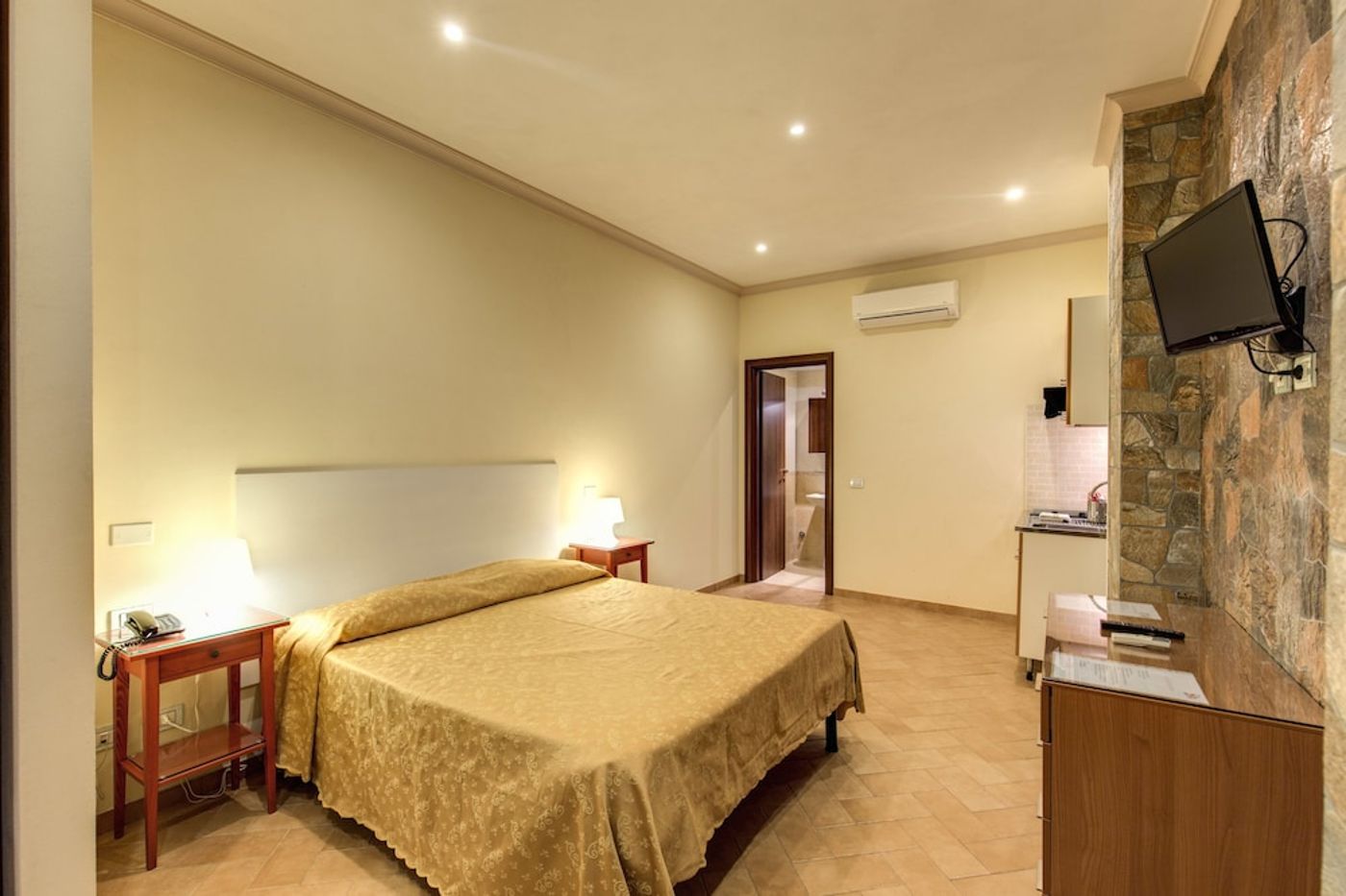 expedia-3163367-5
