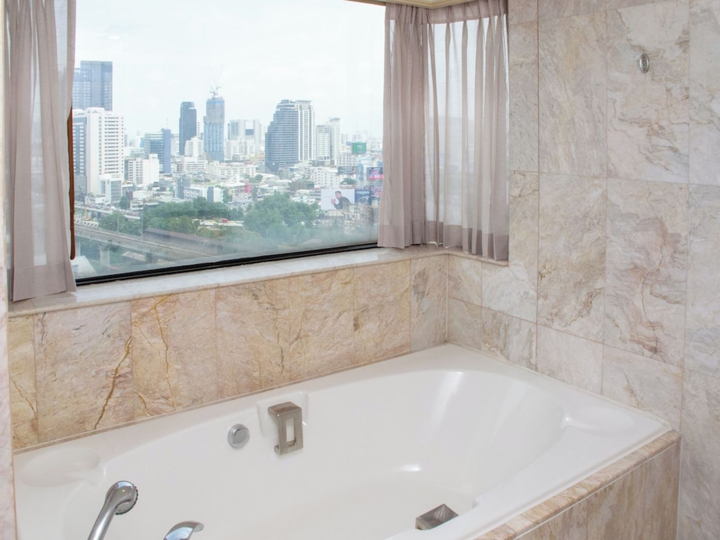 expedia-3162799-10