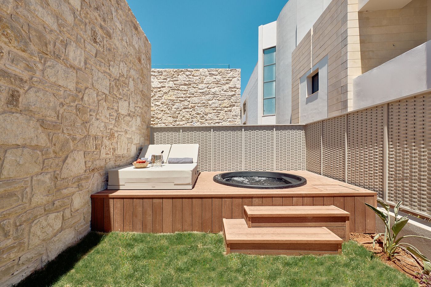 Paralos Kosta Alimia