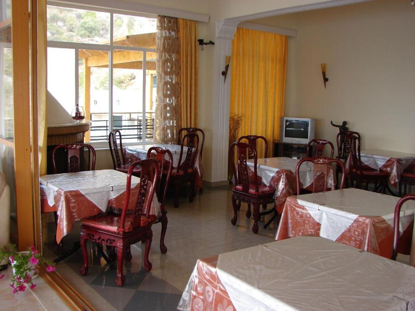 Petit Palais Hotel Loutraki
