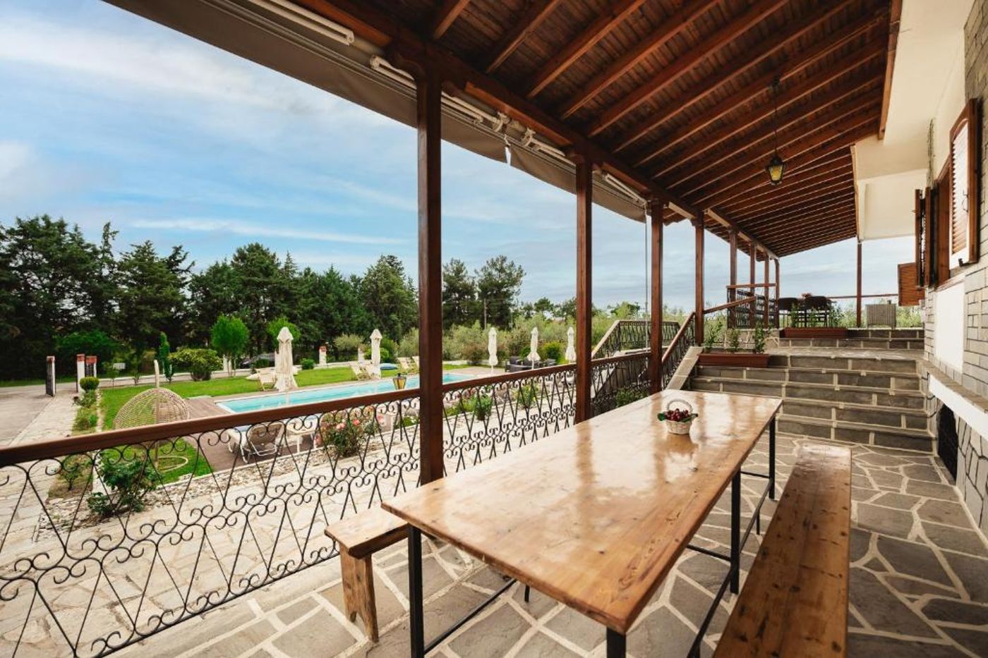 Kalisun Pool House By Georgalas 