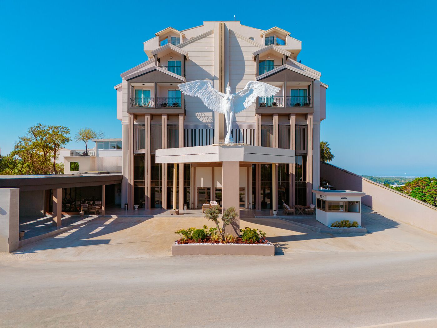 Q Ella Beach Hotel