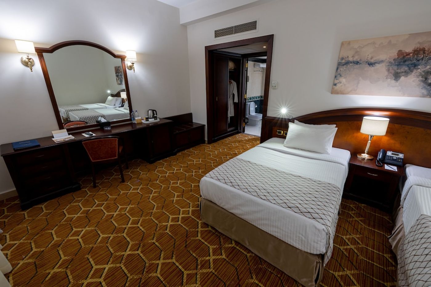 expedia-3165140-27