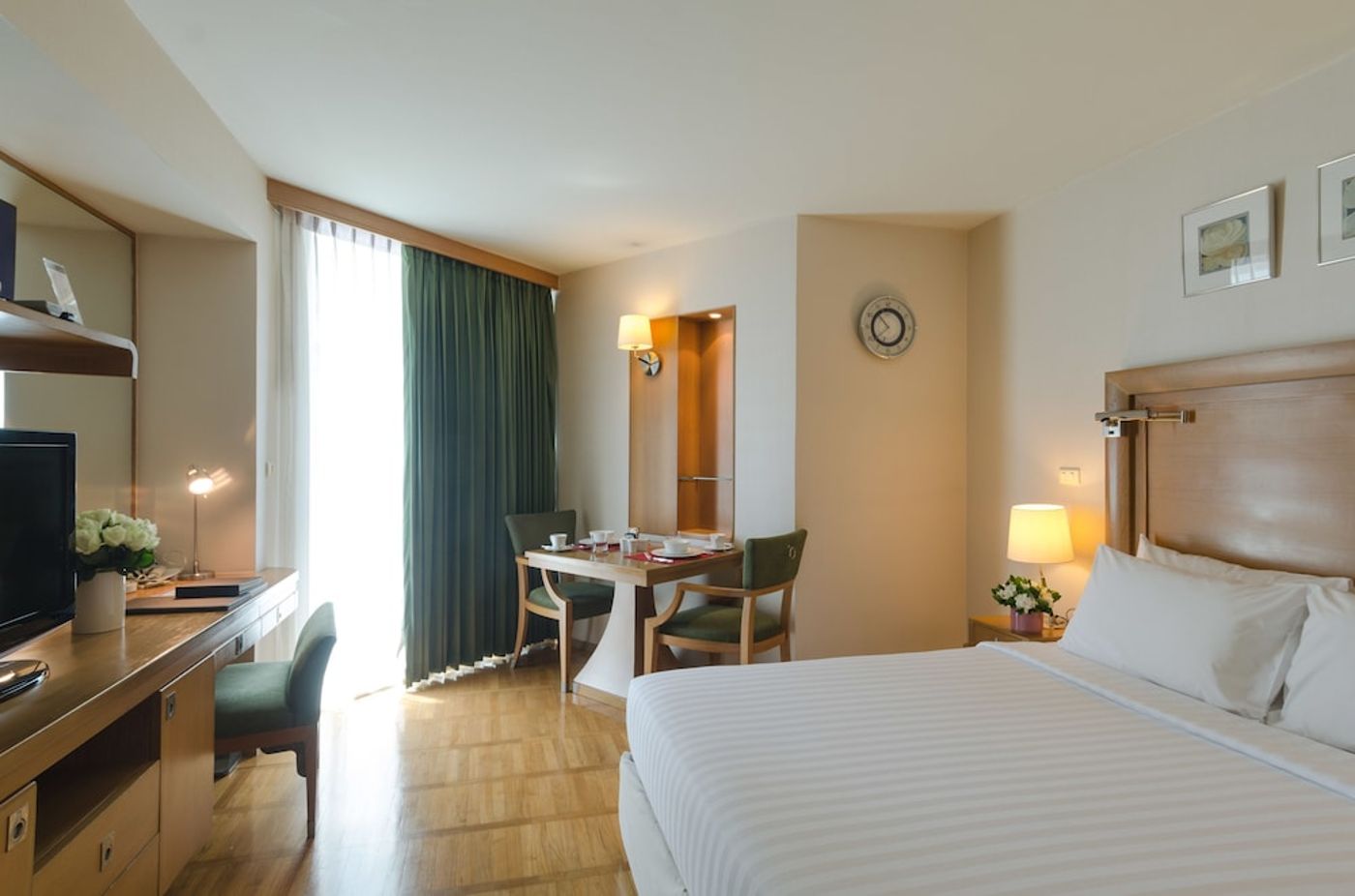 expedia-3159117-12