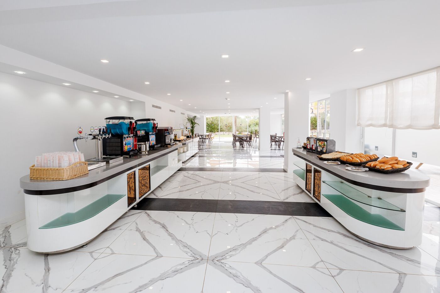 15.06.26 Bellevue Club