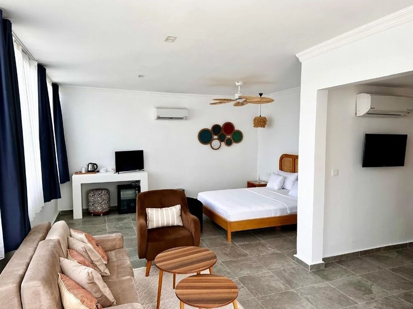 01.04.26 Casa Blanca Hotel 