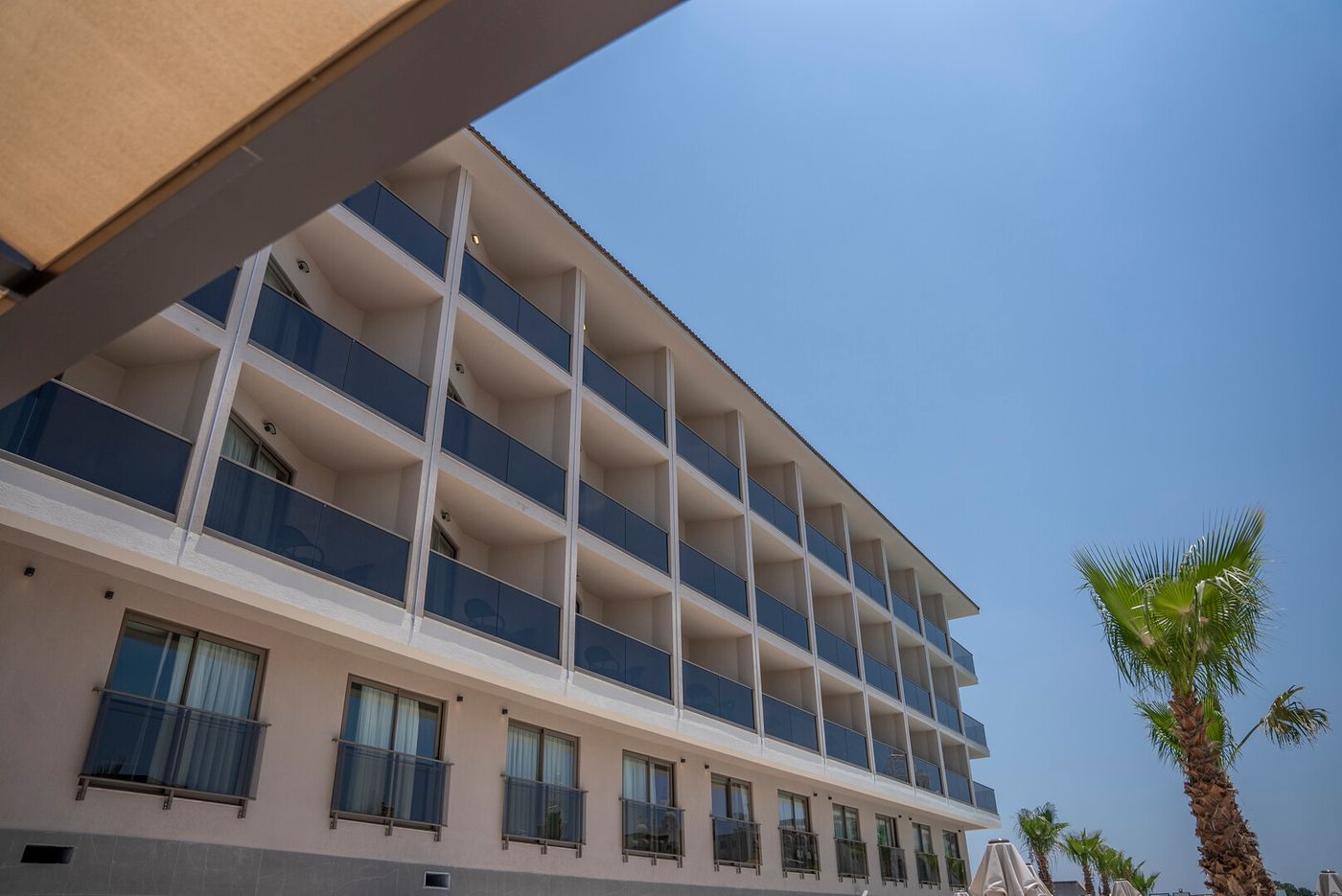 Avia Resort & Spa