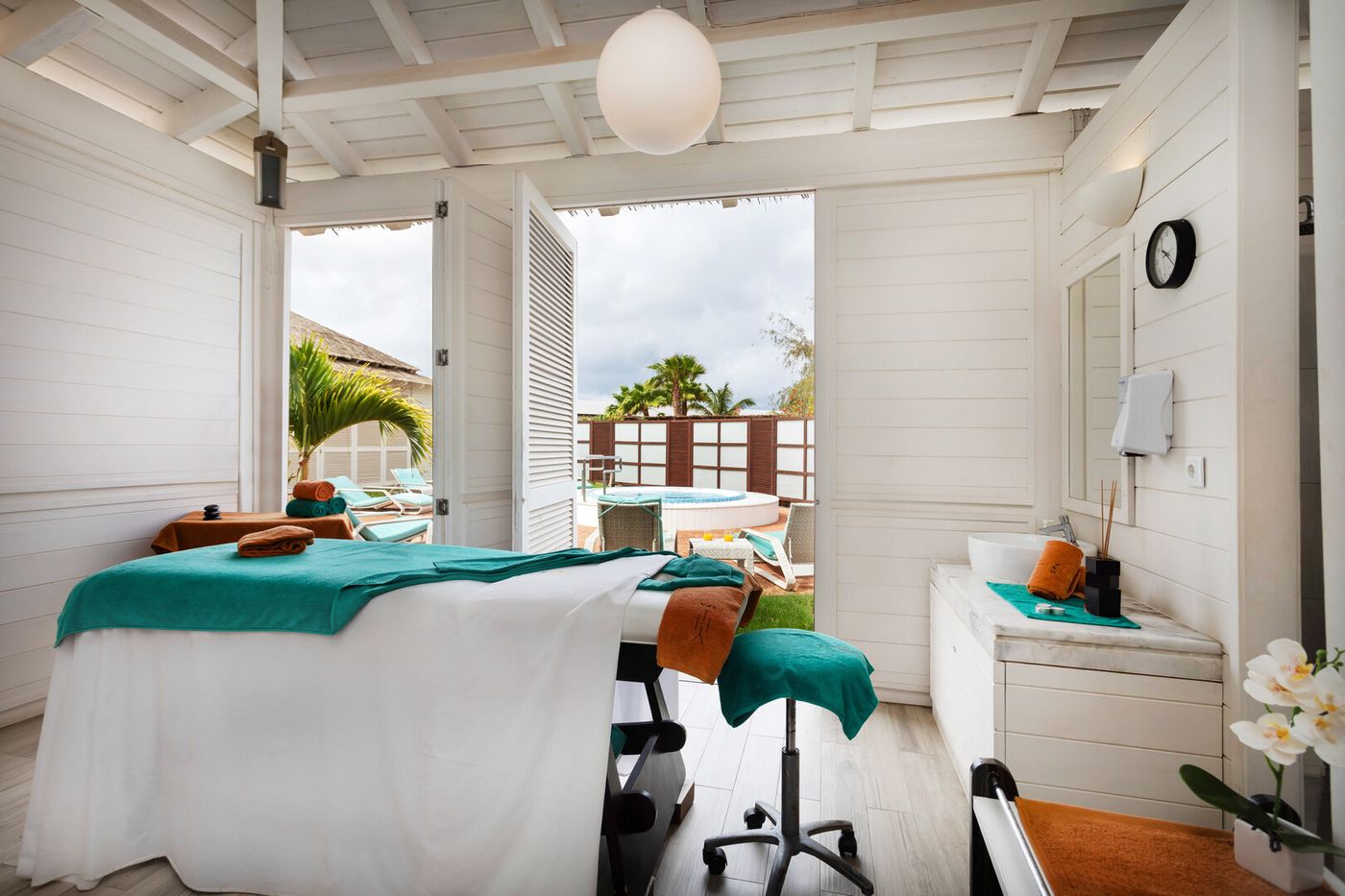 19.02.26 Melia Laguna Beach