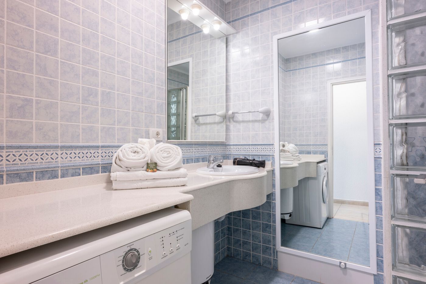 11.02.26 ONA SUENO AZUL