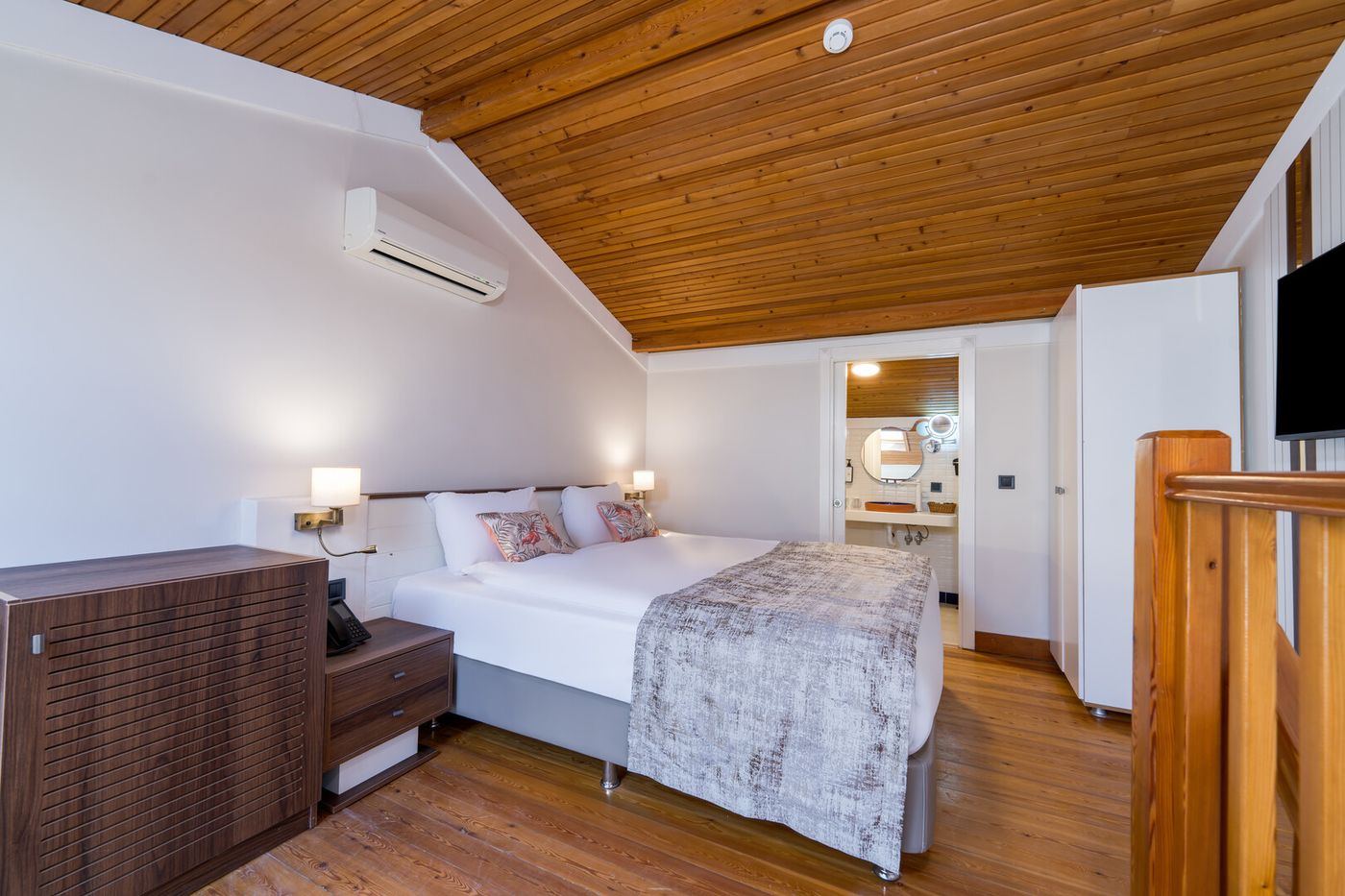 Batihan Beach Resort & Spa